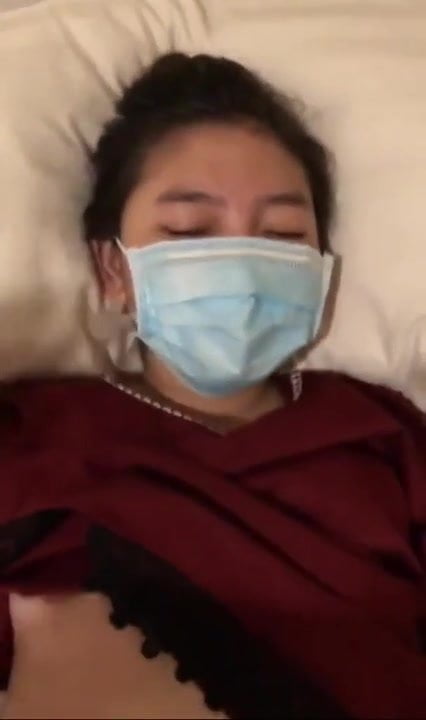 Узбечка мочится в ведро после секса с парнем