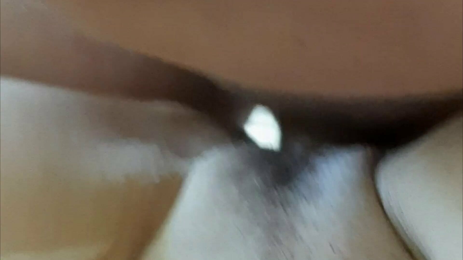 Пара сняла свой секс в миссионерской позе на камеру крупным планом 