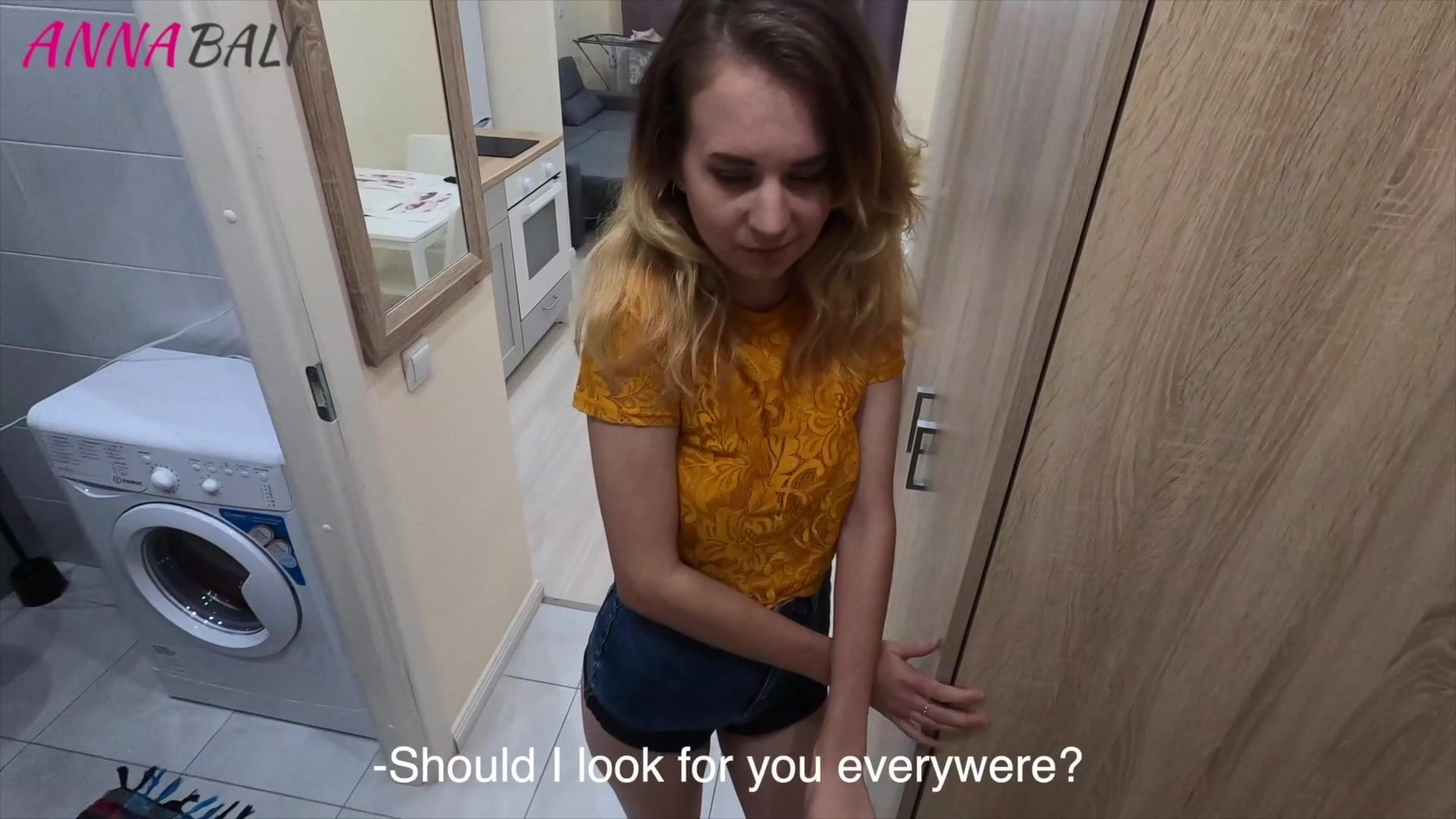 Таксист пришел забрать долг, но в итоге выебал девушку 